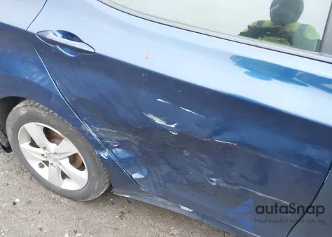 2013 Hyundai Elantra Gls/Limited z USA, uszkodzony, nr VIN KMHDH4AE6DU530947